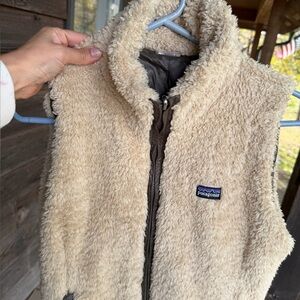 patagonia reversible vest in natural. Womens small